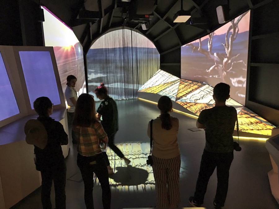 uvf17_fieldtrip_oasis_exhibition.jpg uvf17_fieldtrip_oasis_exhibition.jpg